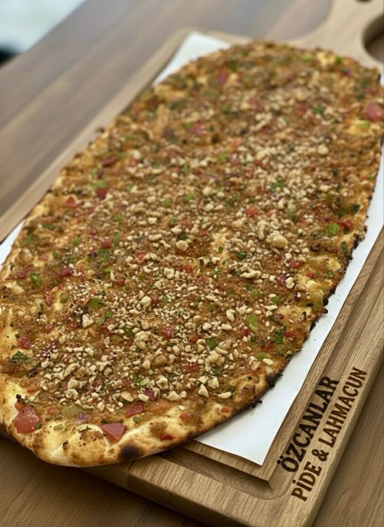 Cevizli Lahmacun